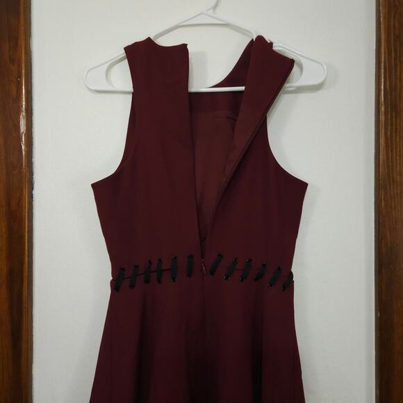 Elizabeth and James Burgundy Stitch Accent Mini Dress Size 4 Small Sleeveless - Picture 4 of 7